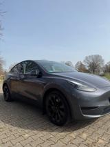 Tesla Model Y Hinterradantrieb RWD Sonderausstattung  - Tesla Model Y mit Anhängerkupplung