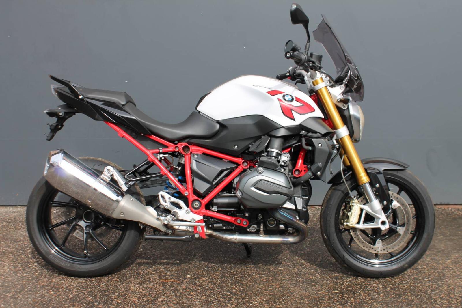 BMW R 1200 R Wilbers Federbein / neue Bereifung