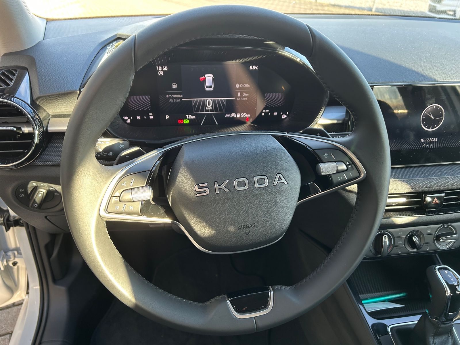 Fahrzeugabbildung SKODA Fabia Selection 1,0 TSI DSG  Klima RFK