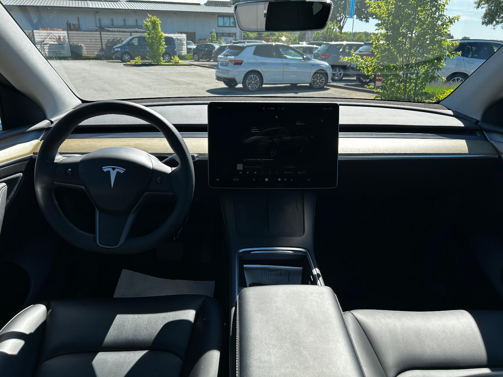 Tesla Model Y Long Range Dual AWD