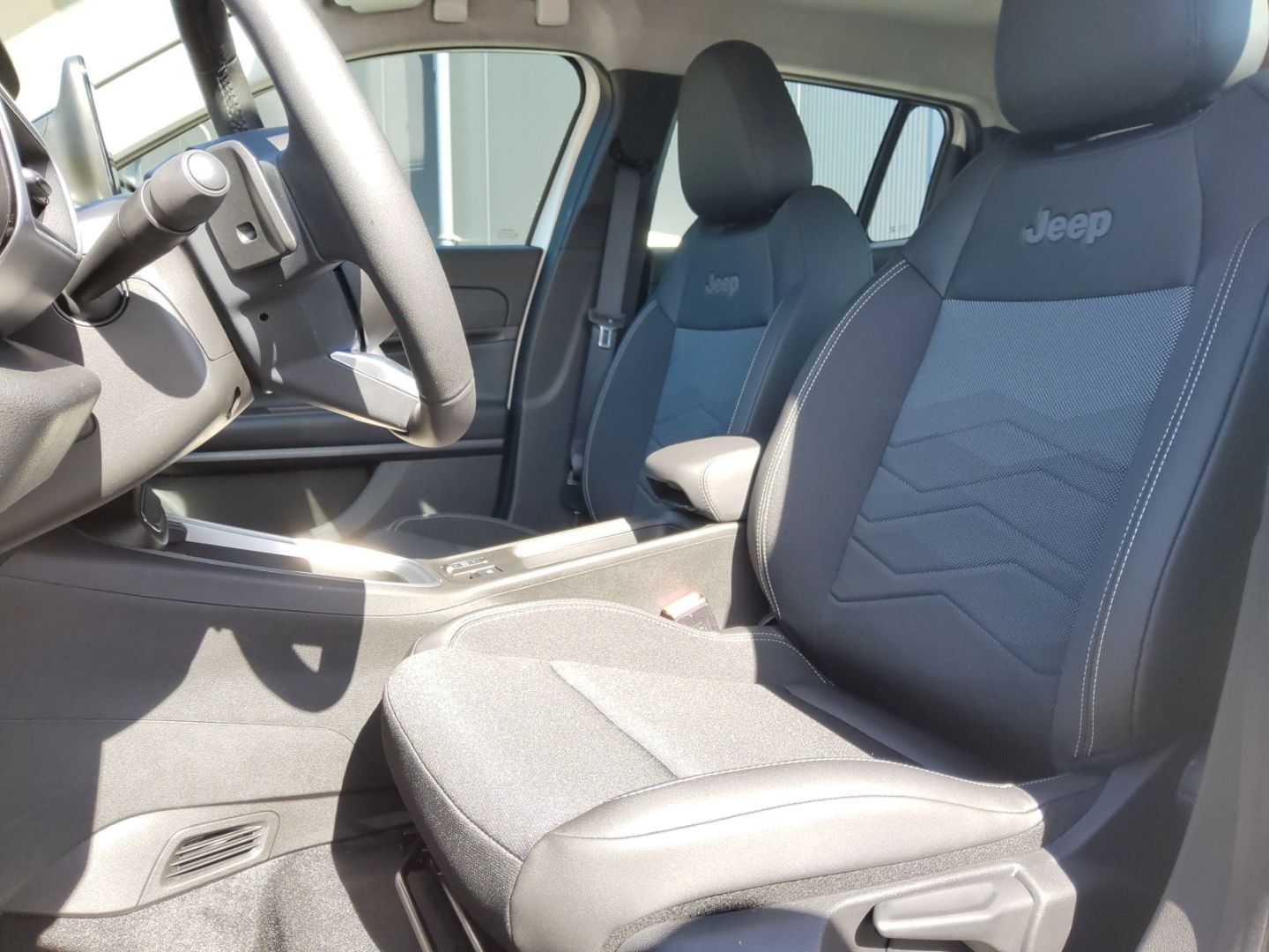 Fahrzeugabbildung Jeep Avenger Altitude Mildhybrid Allwetter, SHZ, Keyl