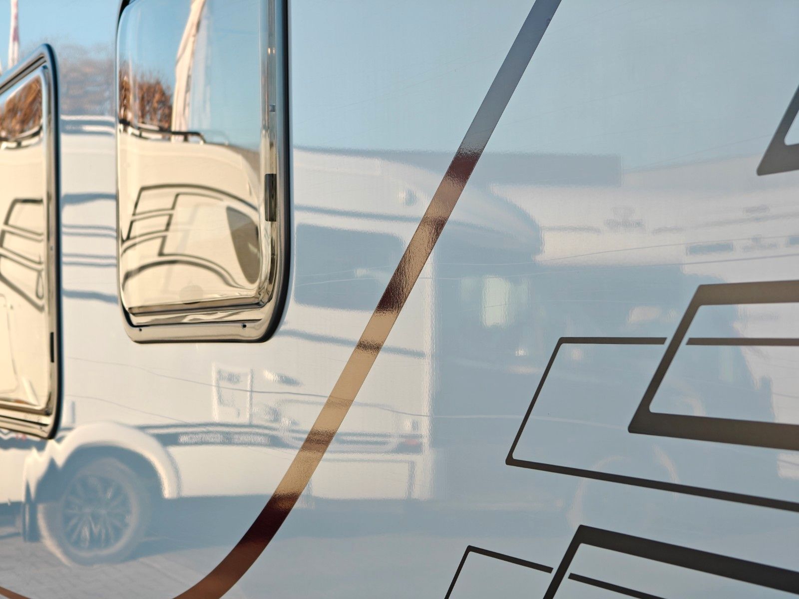 Fahrzeugabbildung HYMER / ERIBA / HYMERCAR B - KLASSE 594 - AUS ERSTBESITZ