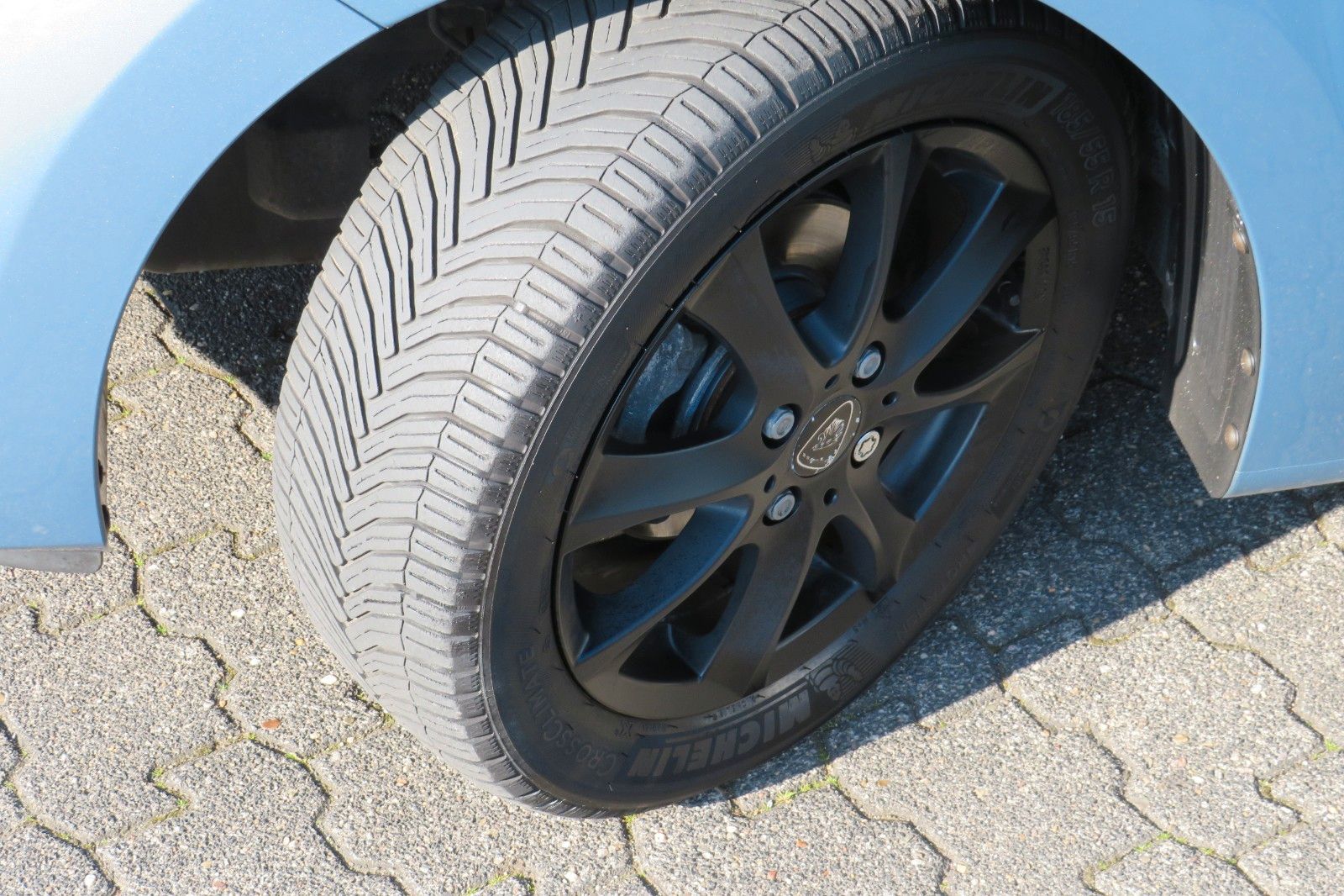 Fahrzeugabbildung Hyundai i10 4-TÜREN KLIMA PDC ALU SCHECKHEFT