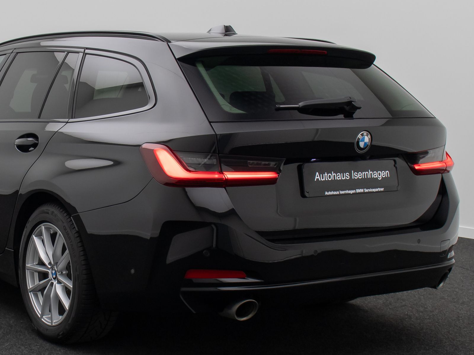 Fahrzeugabbildung BMW 318i GeschwindigReg Alarm HiFi Kamera Widscreen