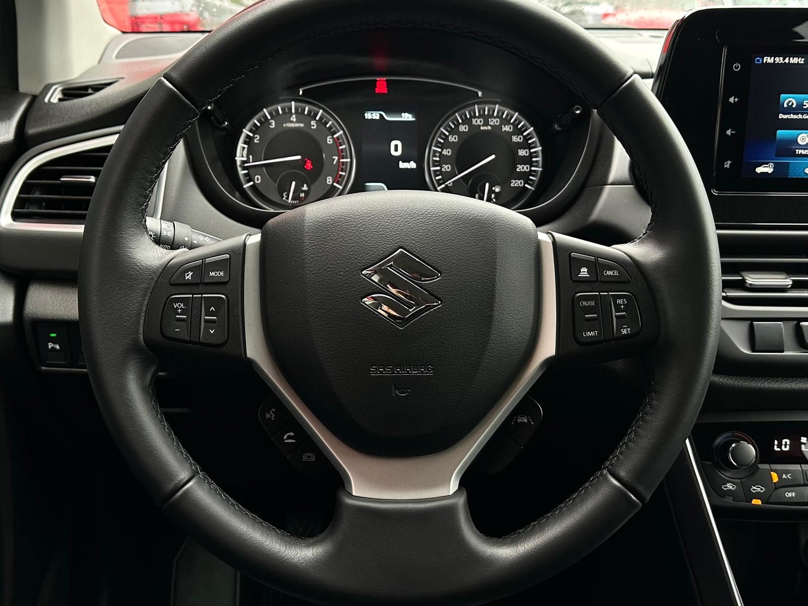 SUZUKI SX4 S-Cross Comfort 1.4  HYBRID* LED#AHK#SHZ#ACC - Image 11