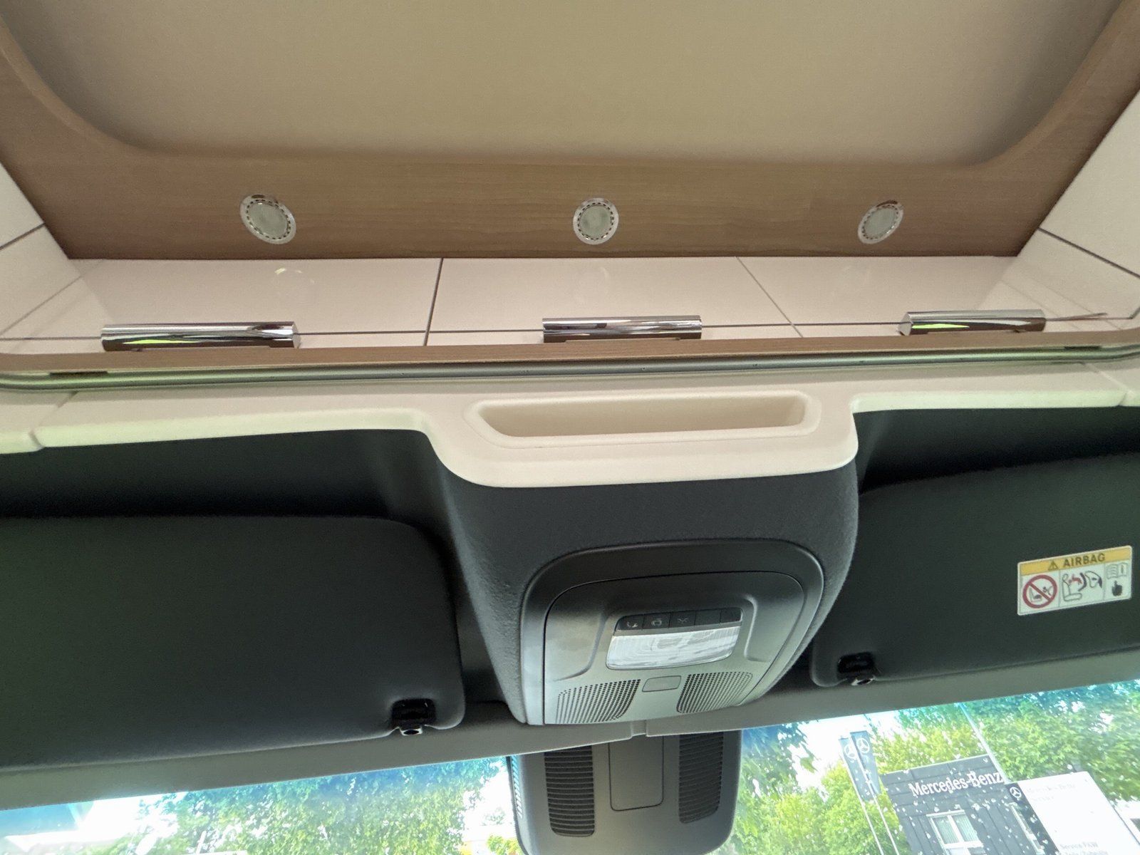Fahrzeugabbildung Carthago C-Tourer T 143 LE Sprinter 417 CDI DISTRO LED TV