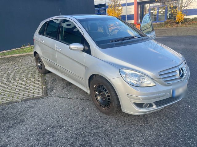 Mercedes-Benz Mercedes B 200 Automatik Navi Xenon PDC TÜ...