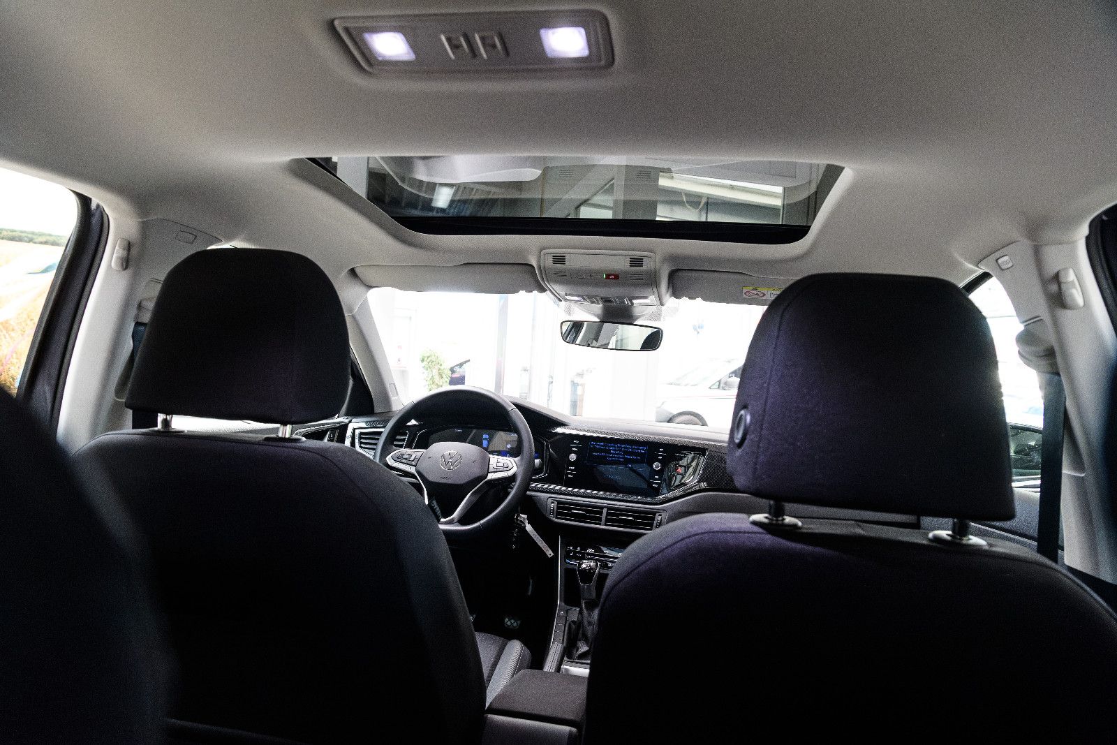 Fahrzeugabbildung Volkswagen Taigo Life+LED+SHZ+NAVI+PDC+*PANORAMA*+GJR