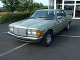 Mercedes-Benz 230 CE - Mercedes-Benz 230 mit Benzin-Antrieb: Coupé, Automatik, Ce
