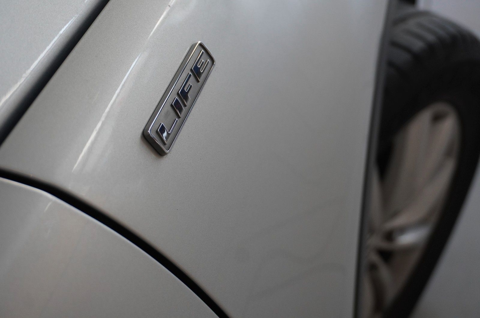Fahrzeugabbildung Volkswagen Tiguan 2.0D LIFE KLIMA/SHZ/PDC/AUX/NEBEL