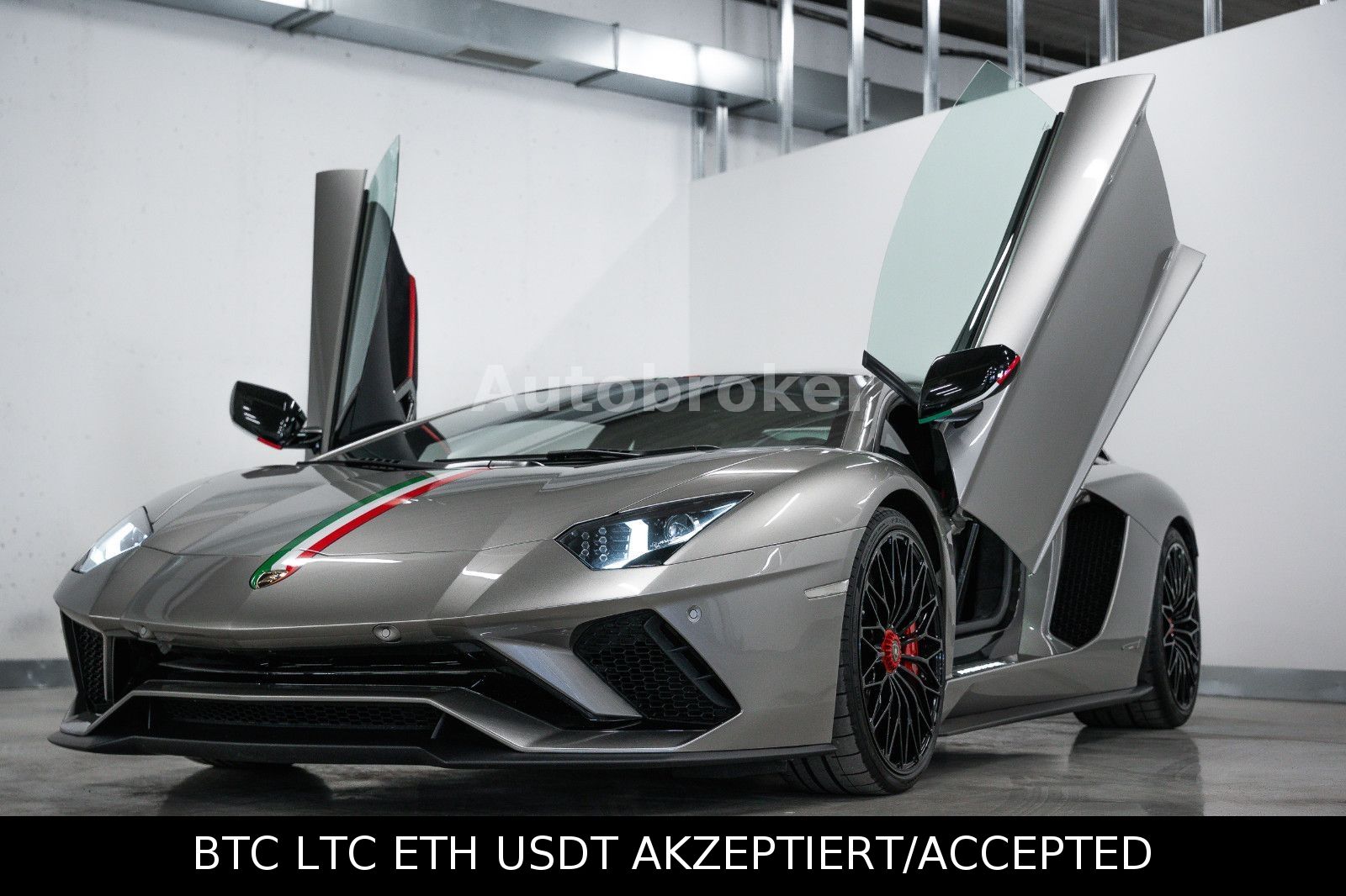 Lamborghini Aventador – pogled 9