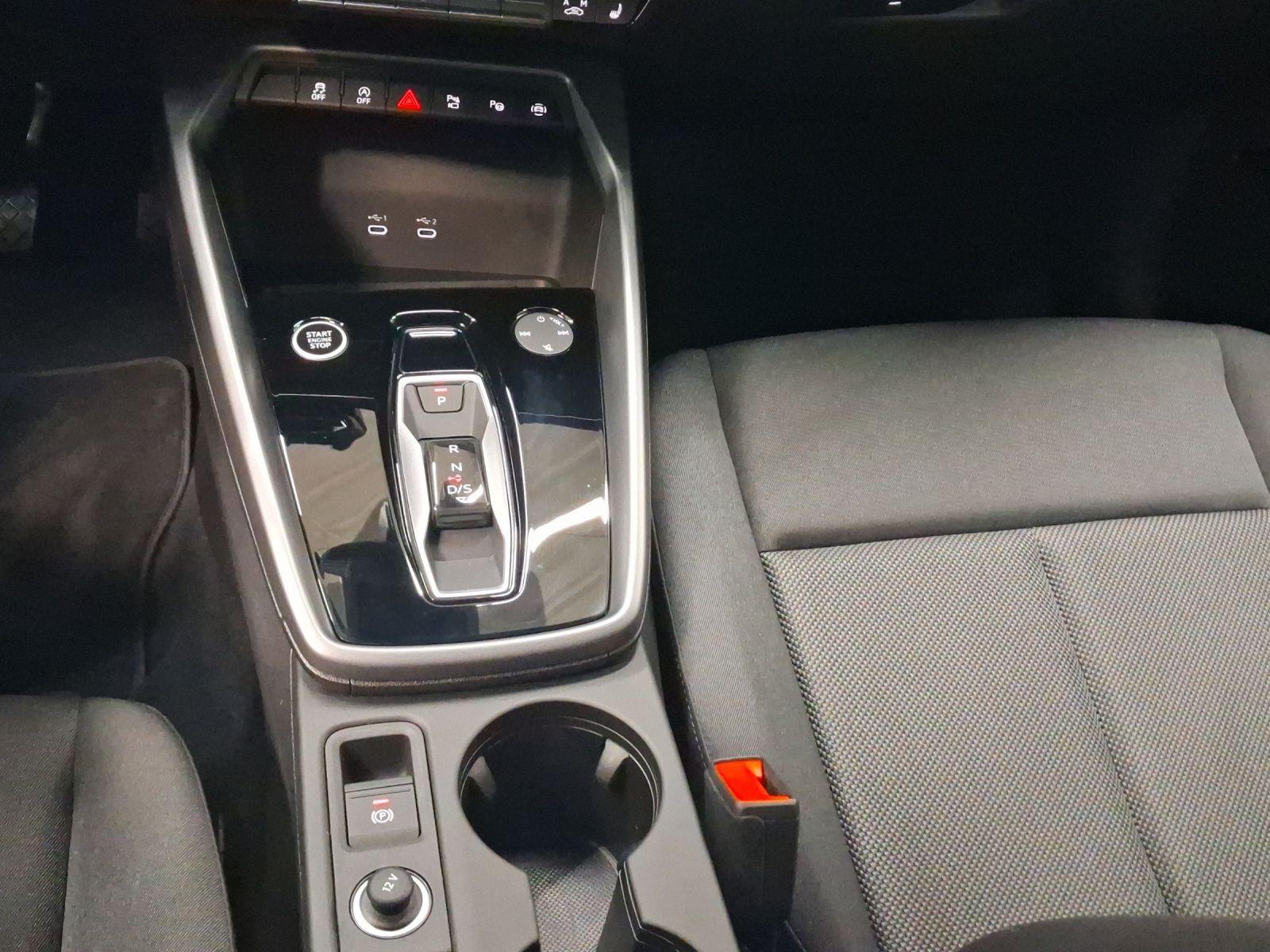 Audi A3 Sportback 30 TFSI KAMERA HuD NAVI+ SONOS SITZ, миниатюра 11