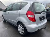 Mercedes-Benz A 180 Classic Automatik*2.Hand*Navi*SHZ*PDC*Temp - Mercedes-Benz C Class
