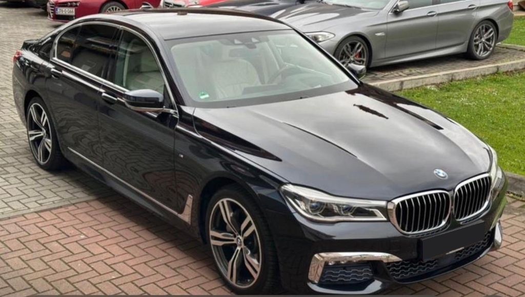 Image of BMW 740