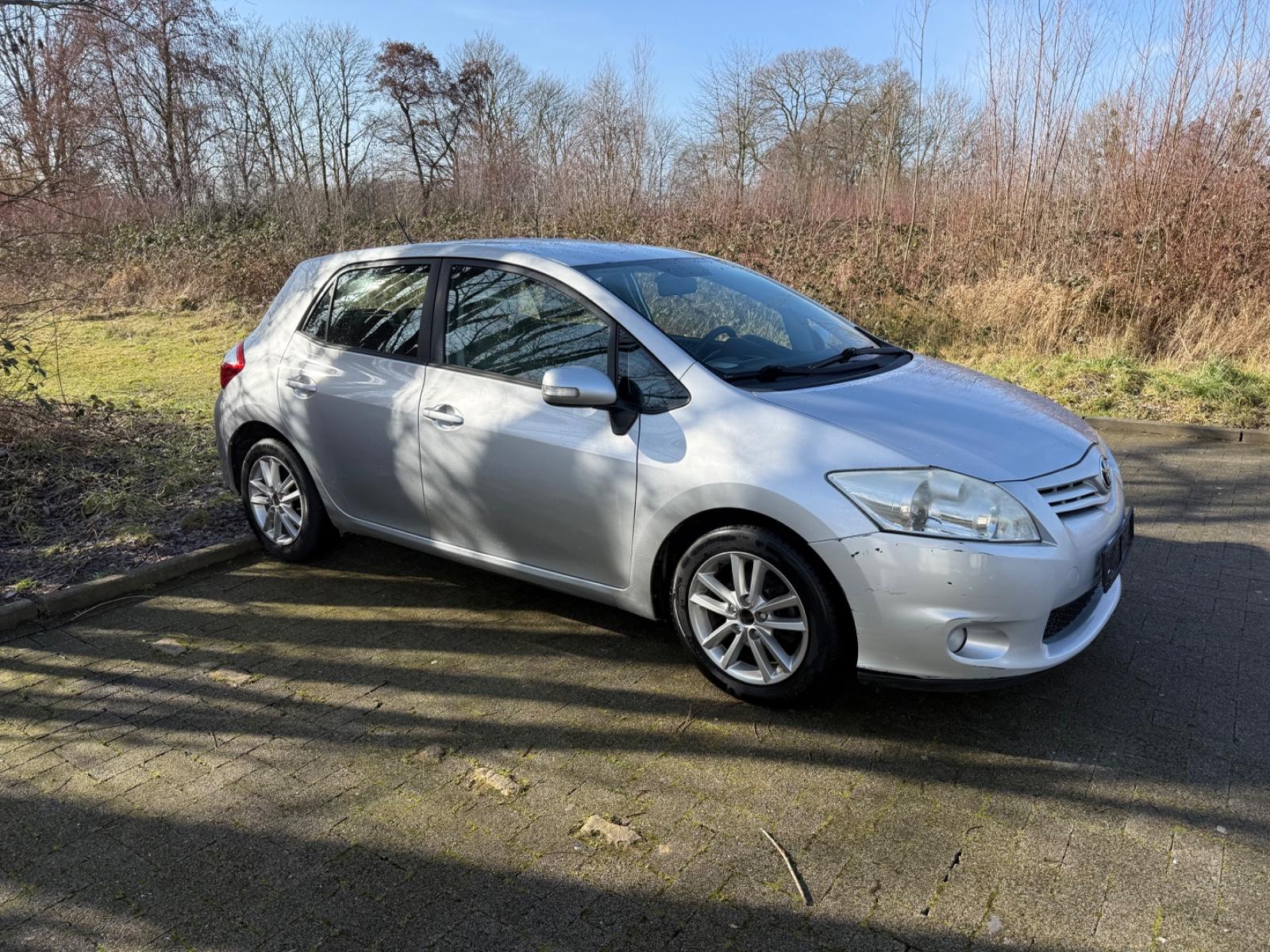 Toyota Auris 1,4-l-D-4D / AUTOMATIK / EURO 5