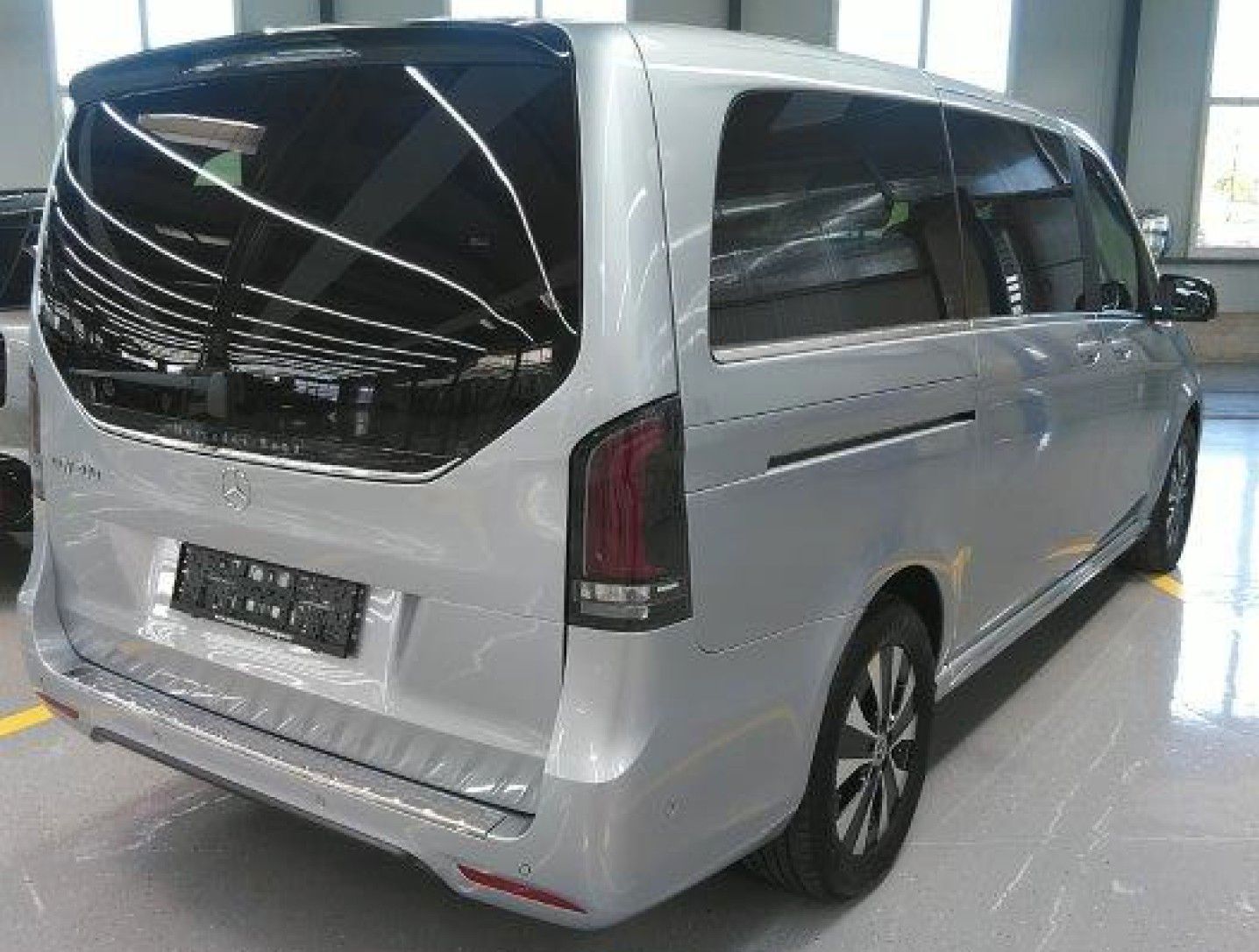 Mercedes-Benz EQV 300 FWD lang Fahrassistenz-Paket imagem 3