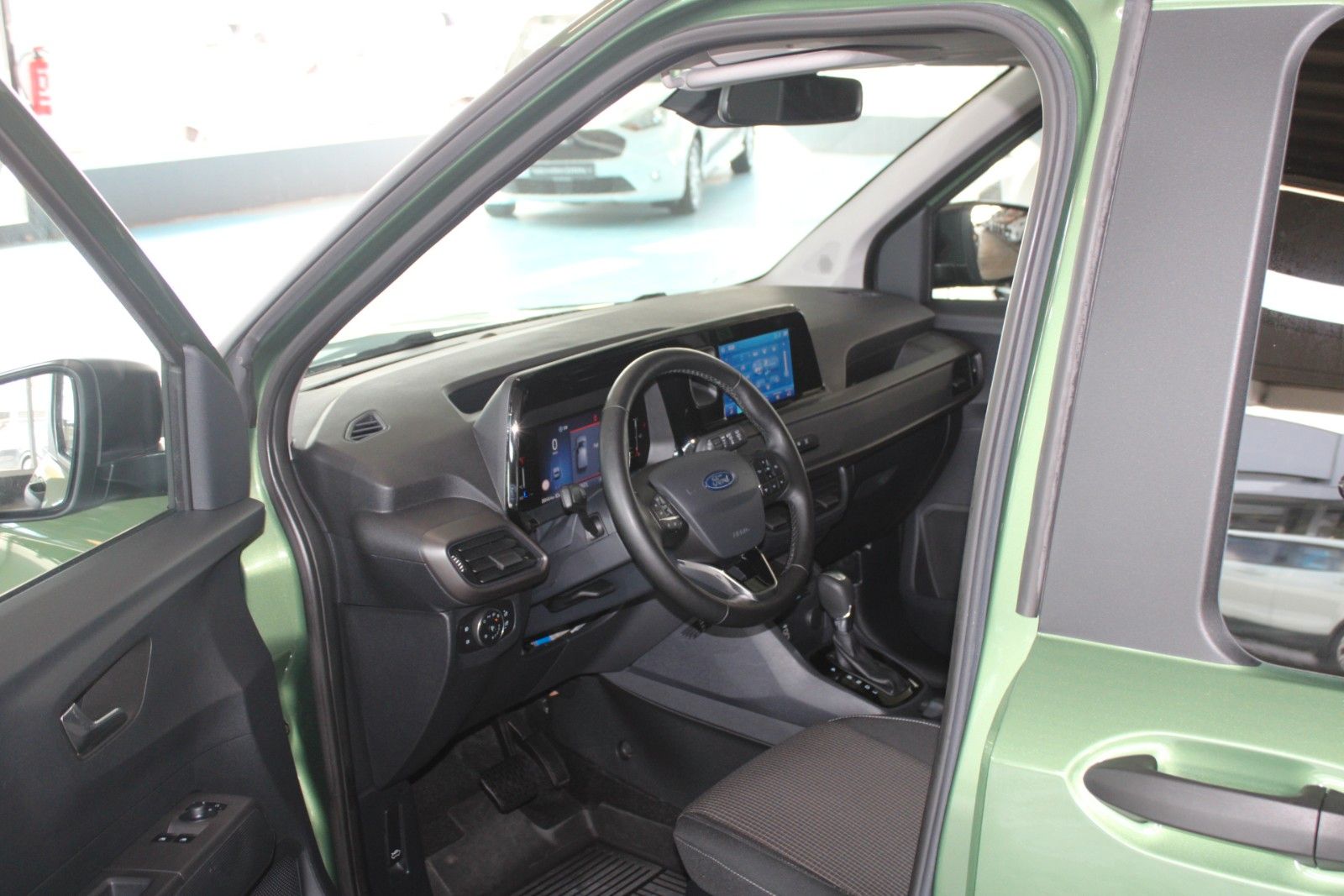 Fahrzeugabbildung Ford Tourneo Courier Aut. TREND AHK WinterPaket GJR