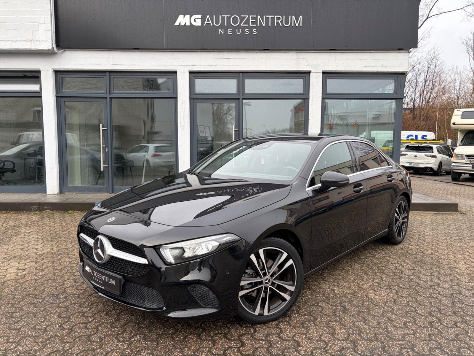 Mercedes-Benz A 180 Limousine *Ambiente*Burmester*Widescreen*