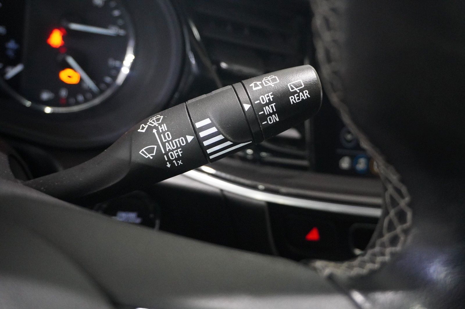 Fahrzeugabbildung Opel Insignia B ST 2.0D BUSINESS NAVI/HUD/KAMERA/AHK