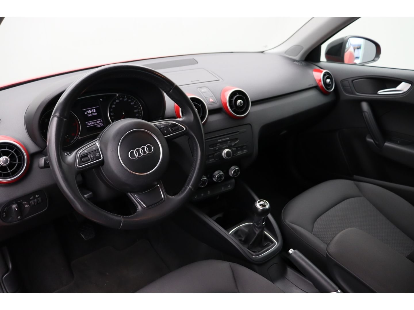 Fahrzeugabbildung Audi A1 1.6 Attraction Klimaauto SHZ Einparkhilfe