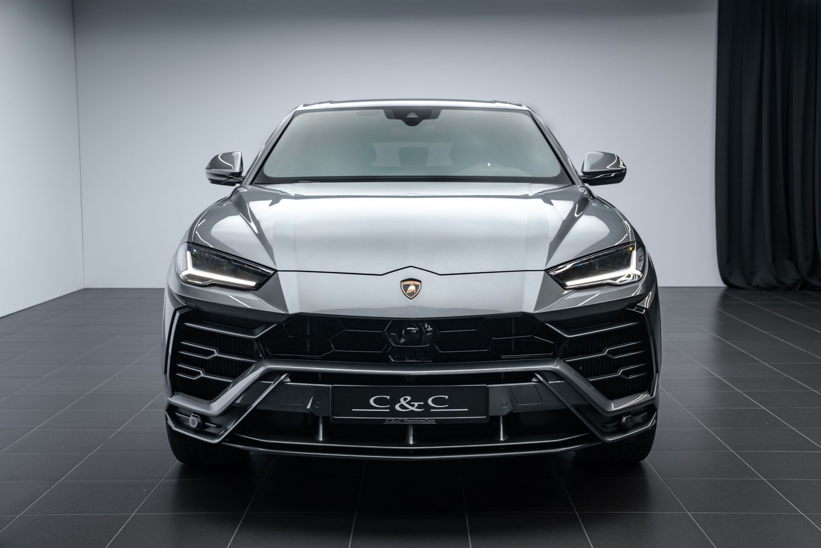 Fahrzeugabbildung Lamborghini Urus PANO/BANG&OLUFSEN/NIGHT VISION