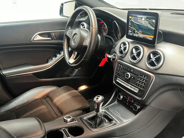 Mercedes-Benz CLA 200 Limousine,Urban-Line,Navi,Teilleder,SHZ