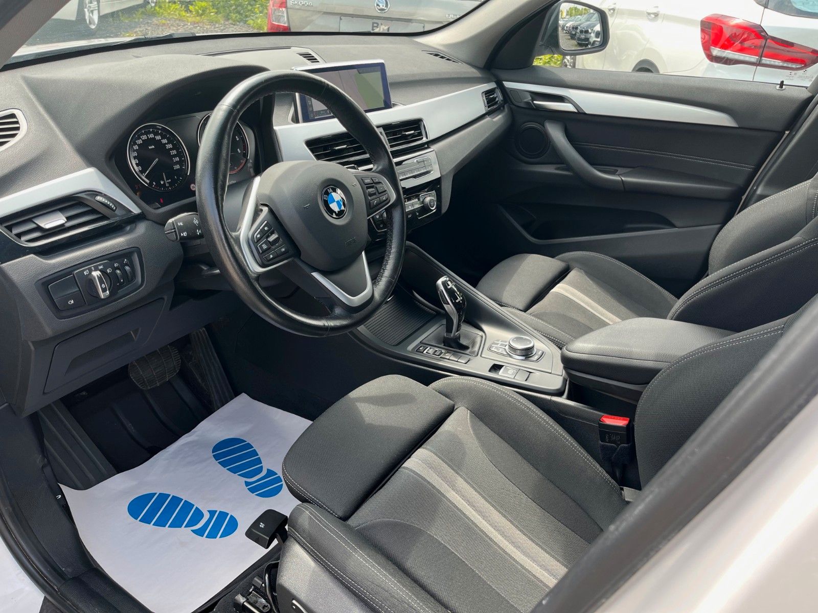 Fahrzeugabbildung BMW X1 sDrive18d Aut. Navi SPORTSITZE Alarm Kamera