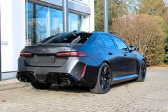 BMW M5/ BOWERS&WILKINS/ LED/ FROZEN BLACK/ M DRIVE BMW M5/ BOWERS&WILKINS/ LED/ FROZEN BLACK/ M DRIVE