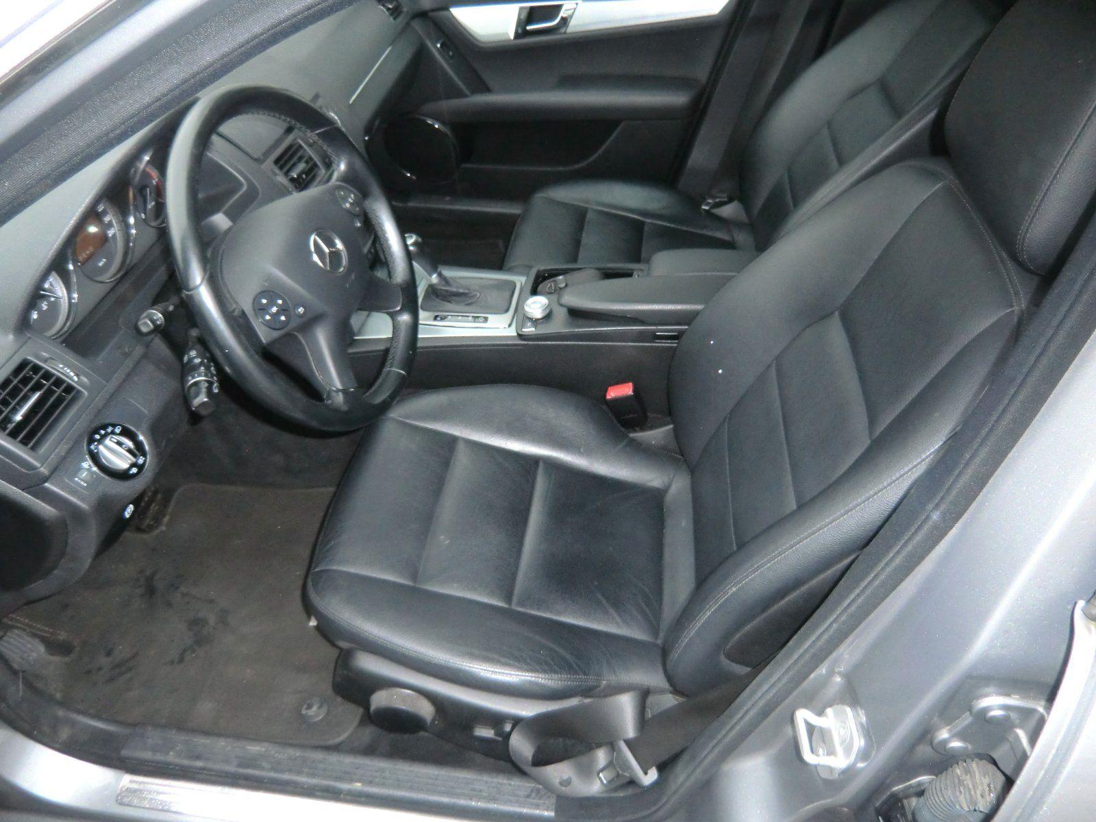 Mercedes-Benz C250 2010 — photo 12