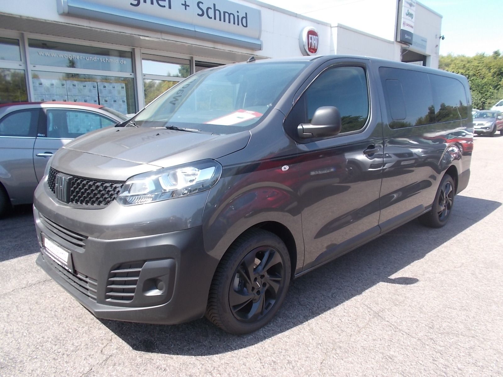 Fahrzeugabbildung Fiat Scudo Kombi L3 2.0 Mjet Automatik + 8 Sitze AHK