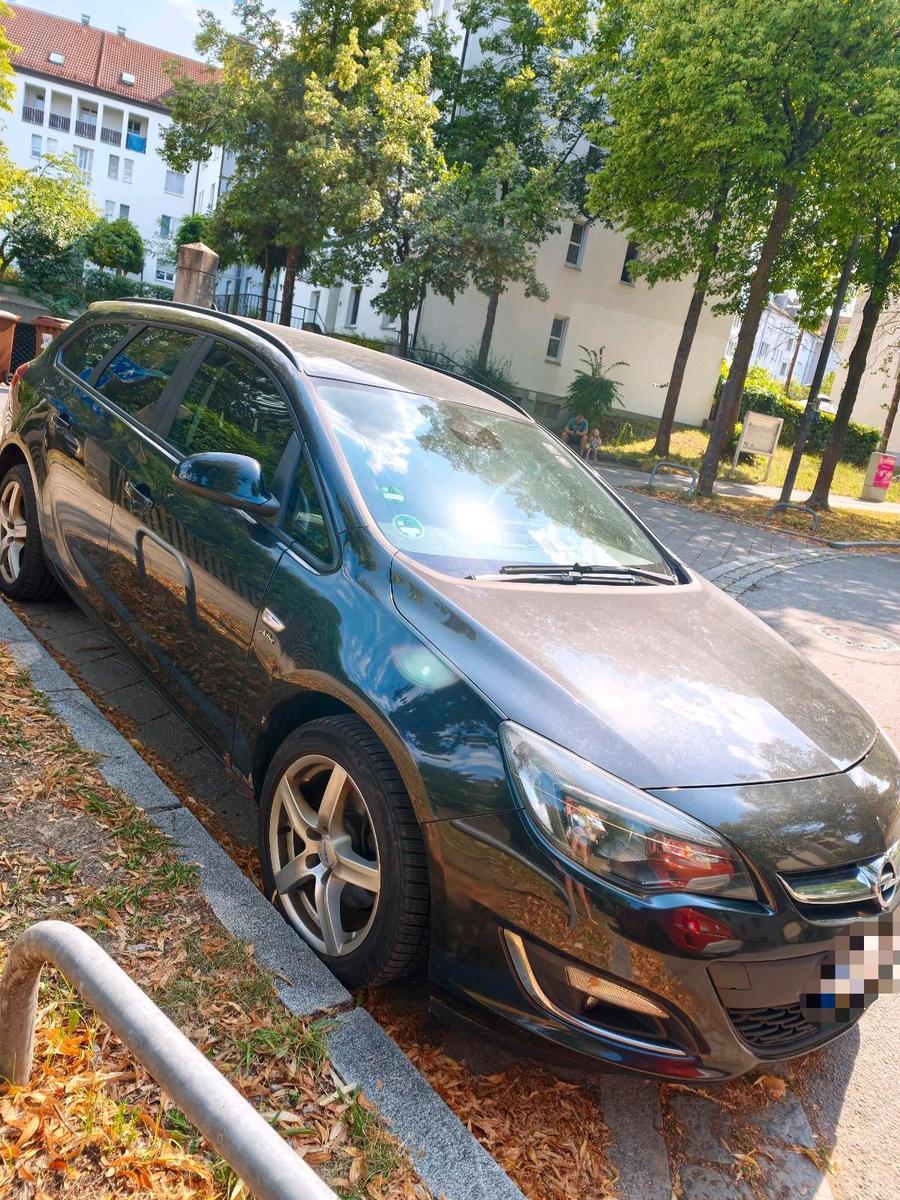 Opel Astra 2013 — photo 6