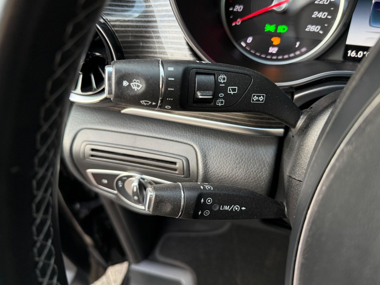 Fahrzeugabbildung Mercedes-Benz V 300 d 9G Avantg Extralang LED+SHZ+KAM+LEDER+8S