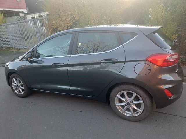 Ford Fiesta Titanium+ Winterpaket/ Teilled...