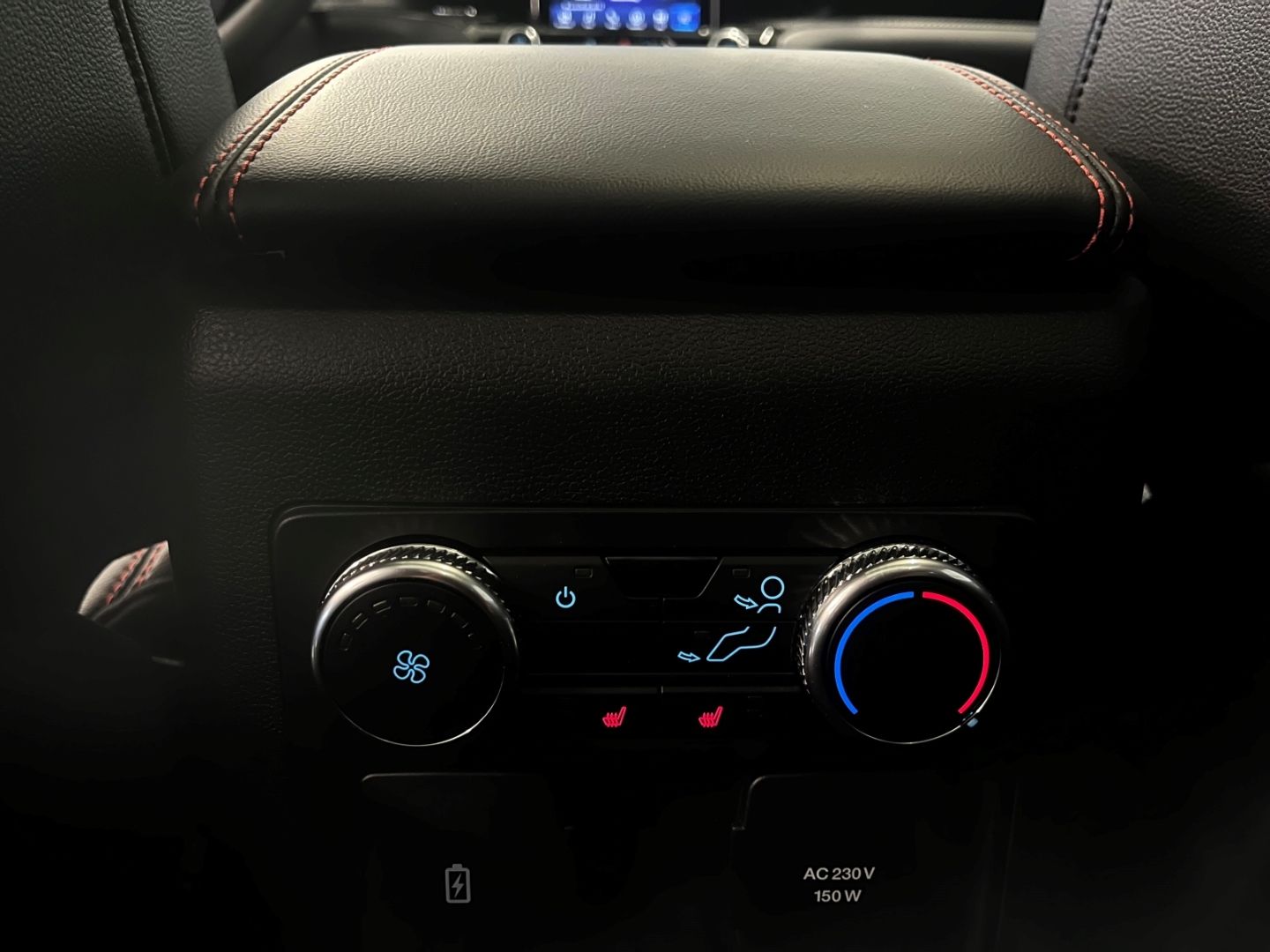 Fahrzeugabbildung Ford Explorer ST-Line, Panoramadach, B&O, Memory, Sit