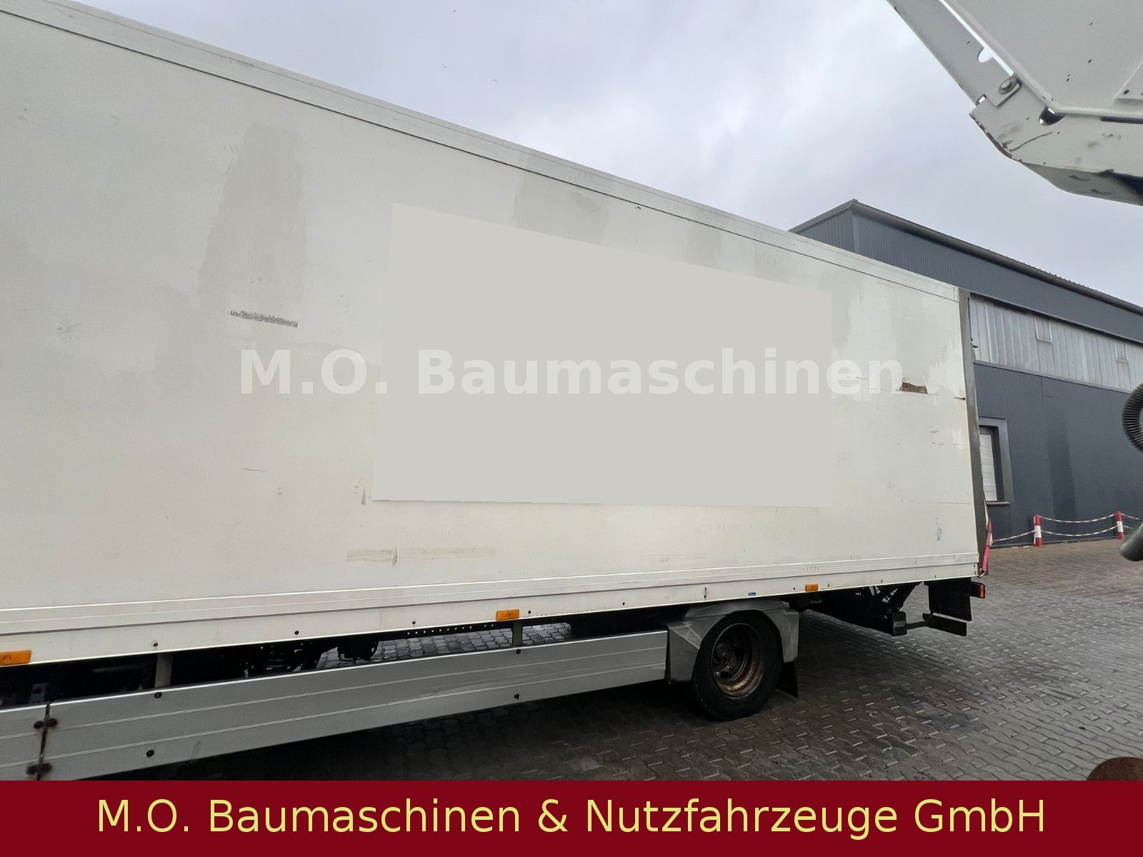 Fahrzeugabbildung Mercedes-Benz Atego 1222 / Euro 3 / 4x2 / Ladebühne MBB /