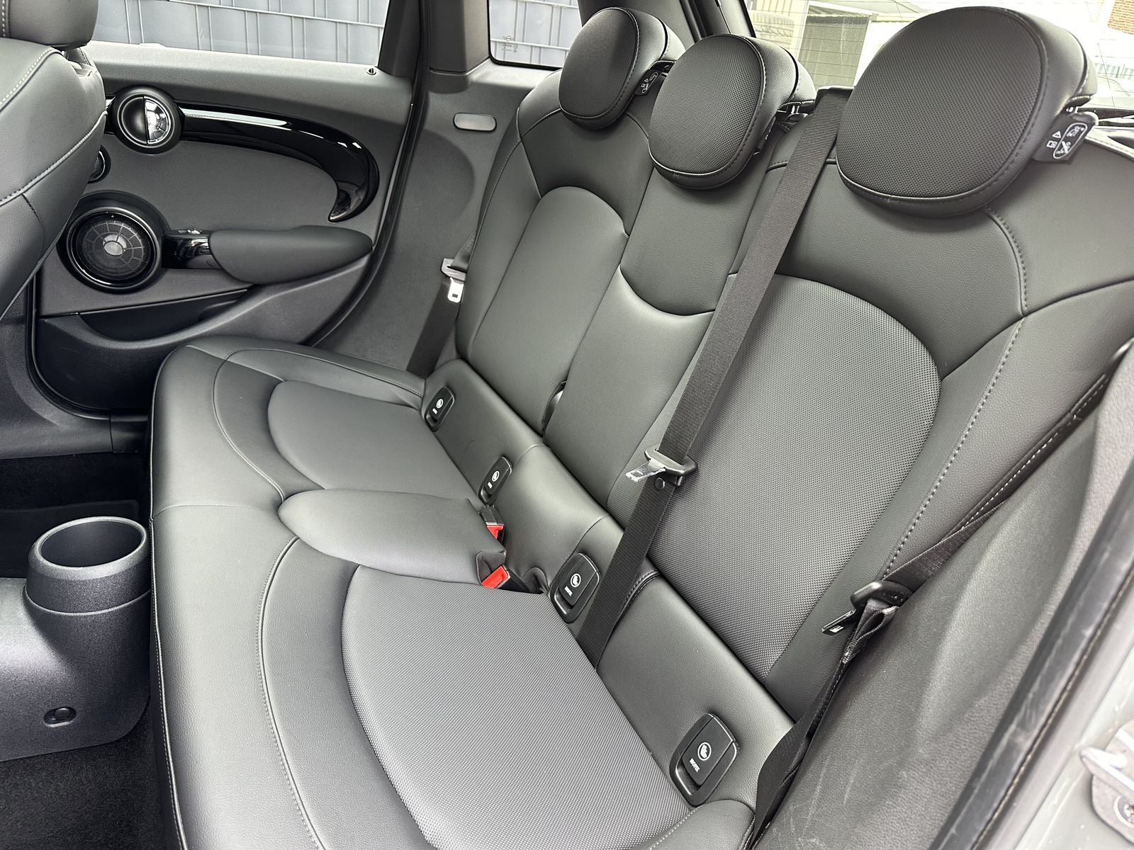 Fahrzeugabbildung MINI Cooper S Sport-Aut. JCW NAV+LED+PANO+ACC+H&K+1HD