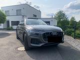 Audi Q8 45 TDI quattro tiptronic - - graue Audi Q8