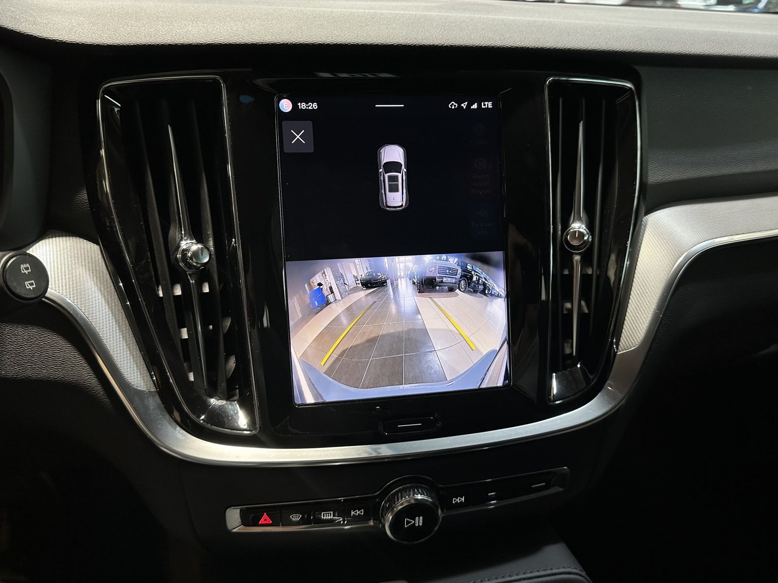 Volvo V60 Plus Dark Plug-In Leder R.Cam Memory AHK AWD foto 24