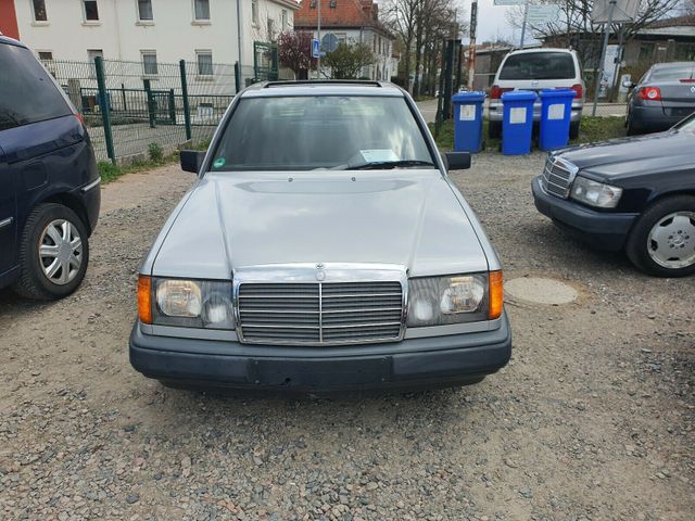 Mercedes-Benz 230 W 124  OLDTIMER