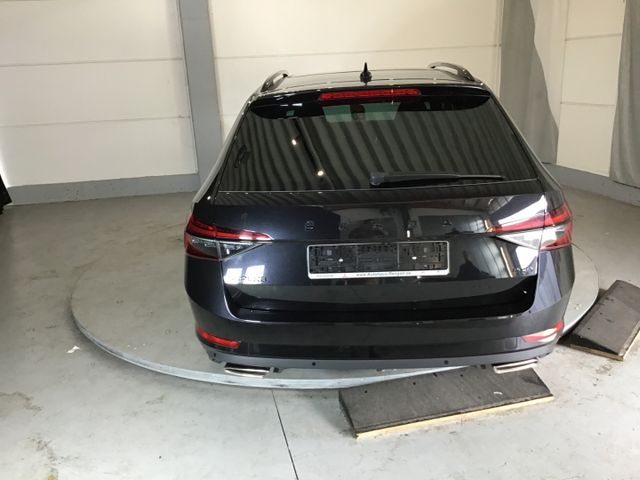 Fahrzeugabbildung Skoda Superb Combi 2.0 TSI SportLine 4x4/Navi/ACC/AHK