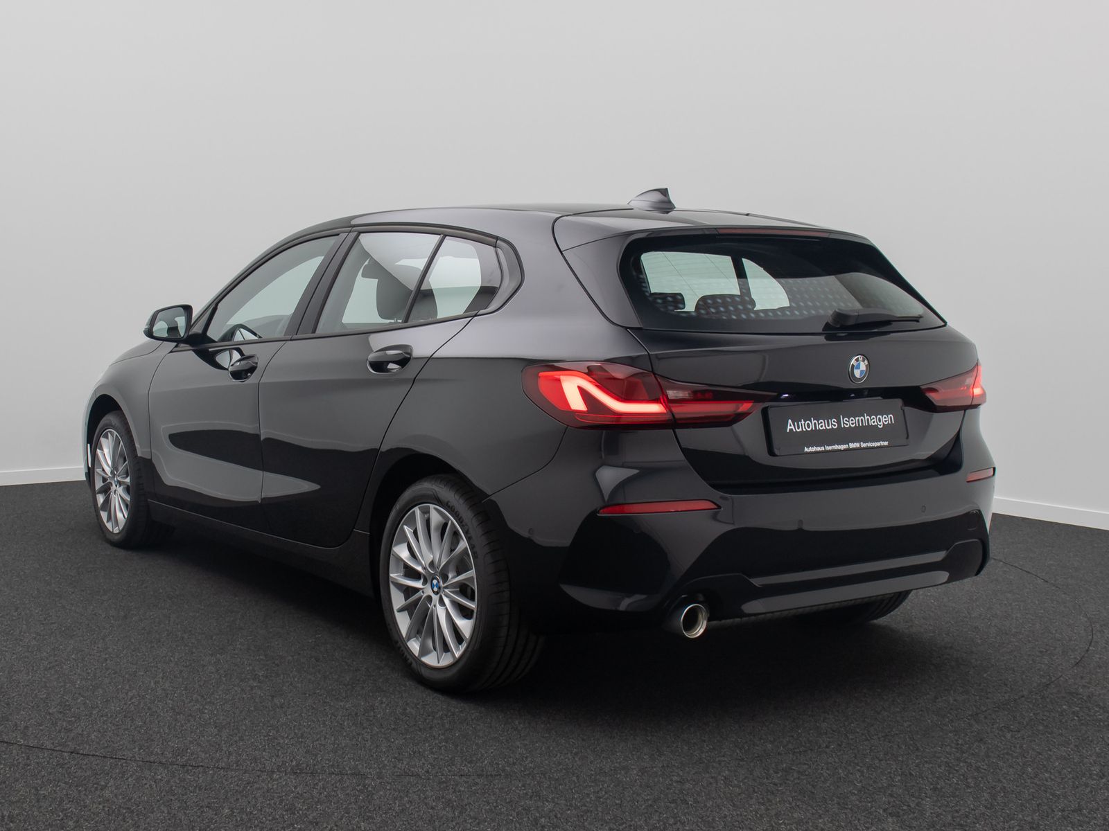 Fahrzeugabbildung BMW 118i Advantage HUD Kamera Alarm DAB CockpitProf