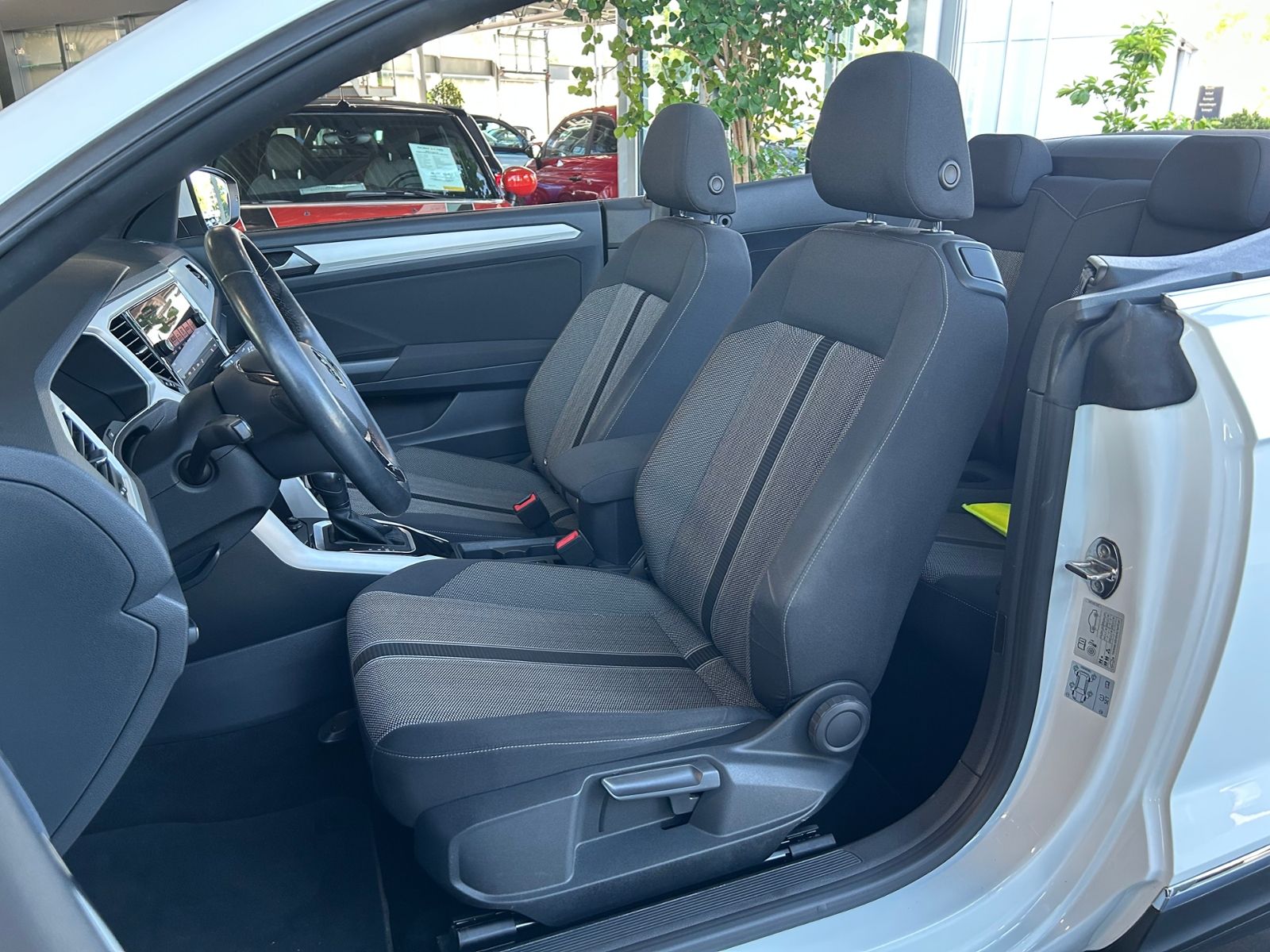 Fahrzeugabbildung Volkswagen T-Roc Cabriolet Style 1.5 TSI DSG StandHz NAVI