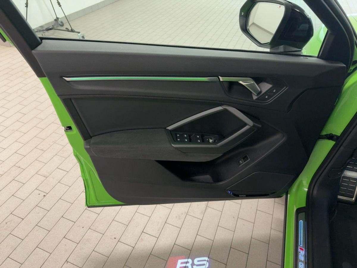 Audi RSQ3 - Bild 17