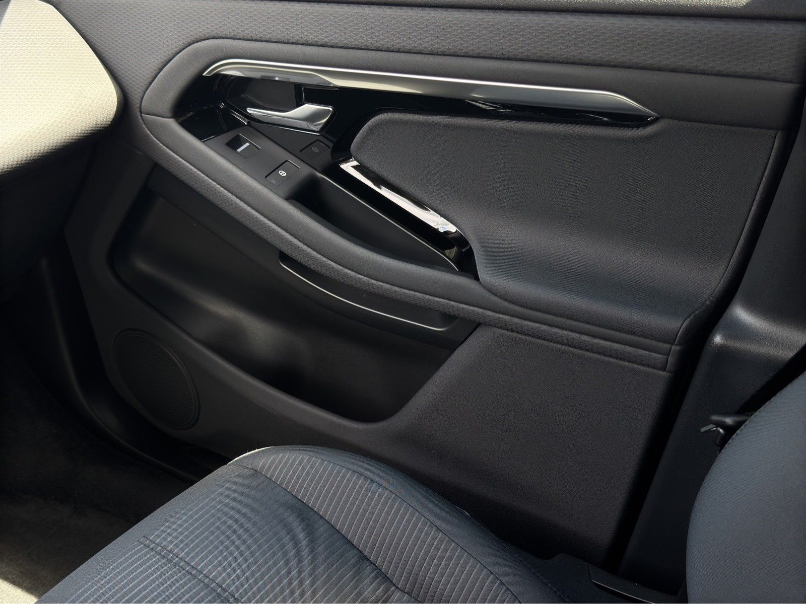 Land Rover Range Rover Evoque R-Dynamic Basis LED KLIMA PDC foto 23