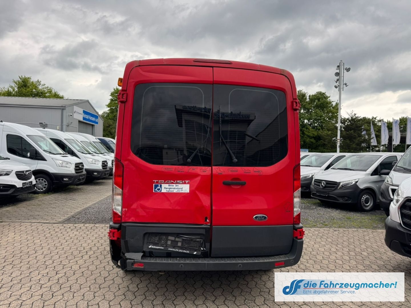 Fahrzeugabbildung Ford Transit Kombi 350 L3 *HECKSCHADEN *2539