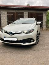 Toyota Auris Touring Sports Hybrid - weiße Toyota Auris Touring Sports
