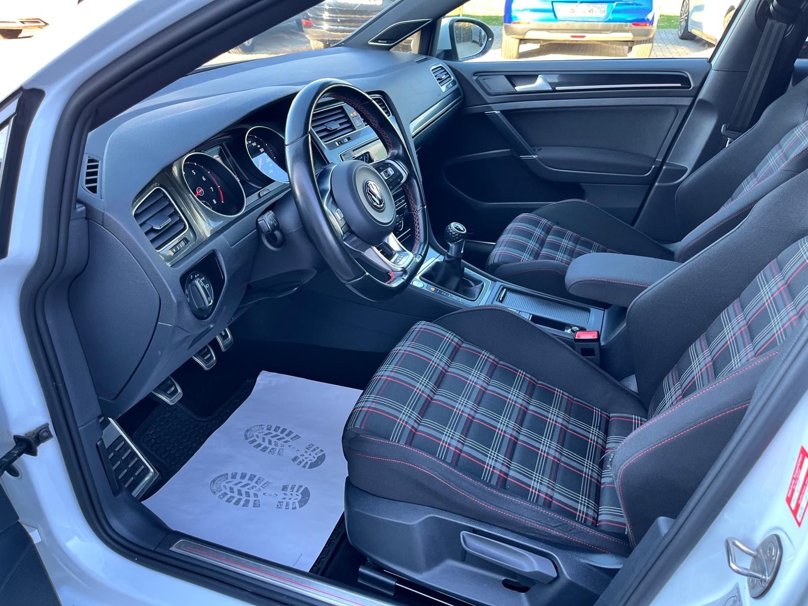 Fahrzeugabbildung Volkswagen Golf GTI Lim.°Navi°ACC°18 Zoll°Standheizung°