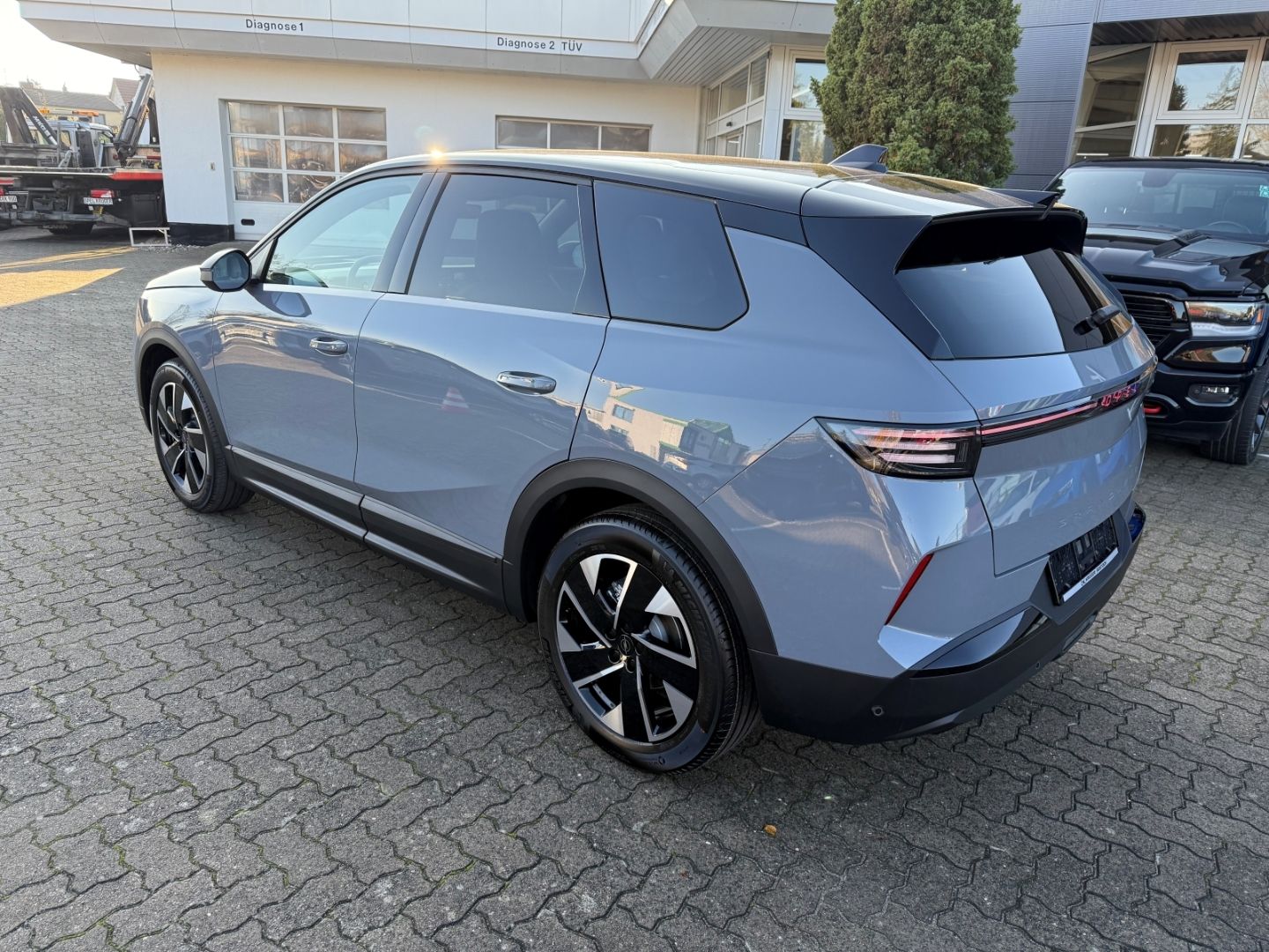 Fahrzeugabbildung Opel Grandland 1.2 GS +SHZ+LHZ+Kamera+Allwetter