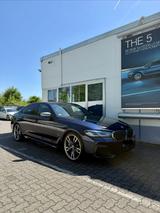 BMW M550i xDrive A - Garantie/Wartung bin 04.2027 - BMW 550: Xdrive