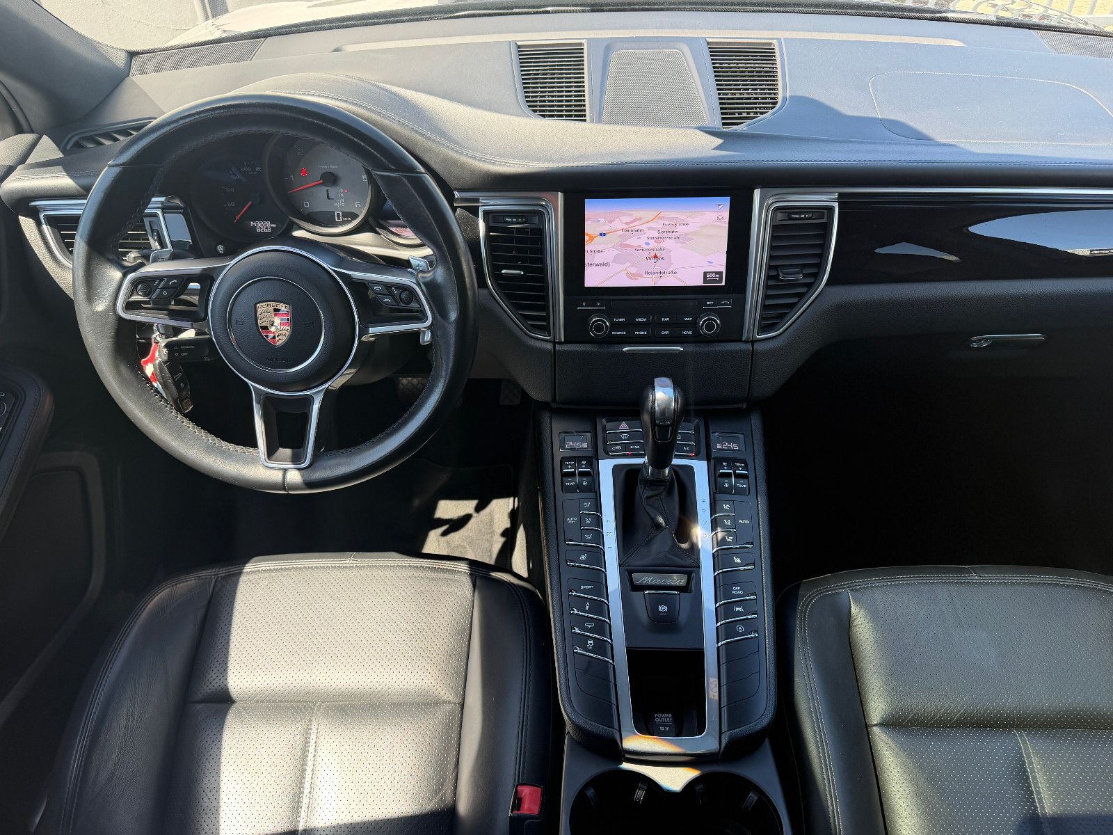 Fahrzeugabbildung Porsche Macan S Diesel/PANO/APPLE/NAVI/PDC/TEMPOMAT/SHZ